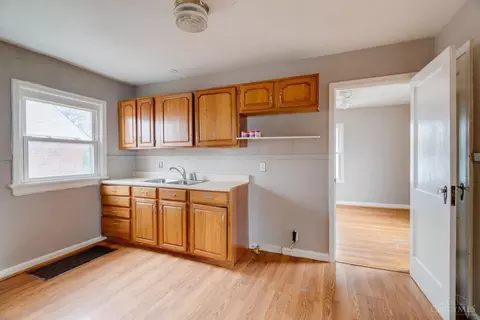 Entry Way - 6008 Wiehe Rd, Cincinnati, OH 45237 photo 1 of 2