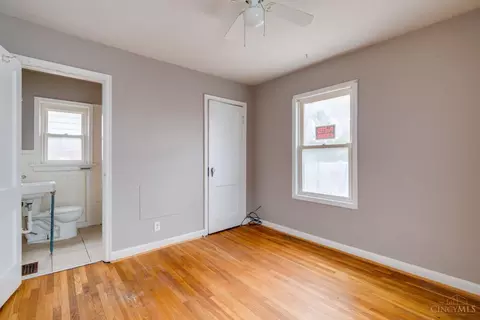 Bedroom - 6008 Wiehe Rd, Cincinnati, OH 45237 photo 2 of 3