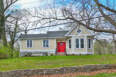 257 Compton Rd, Wyoming, OH 45215
