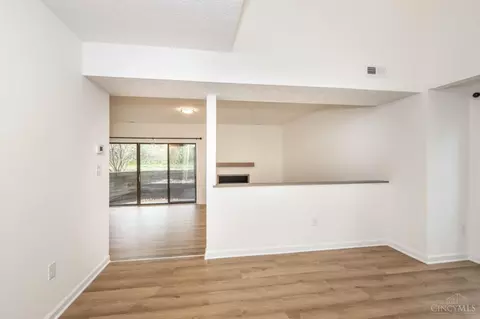 Living - 7276 Galbraith Rd, Cincinnati, OH 45243 photo 8 of 8