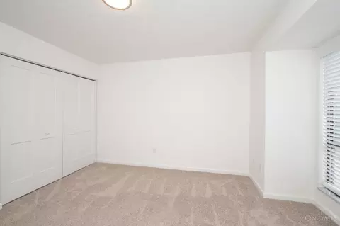 Bedroom - 7276 Galbraith Rd, Cincinnati, OH 45243 photo 7 of 8