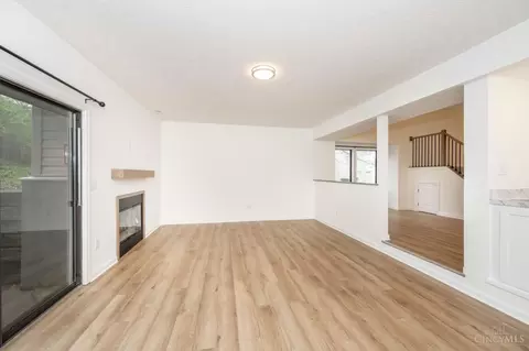 Living - 7276 Galbraith Rd, Cincinnati, OH 45243 photo 7 of 8