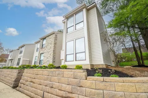 Exterior - 7276 Galbraith Rd, Cincinnati, OH 45243 photo 9 of 13