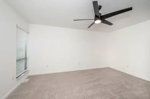 Bedroom - 7276 Galbraith Rd, Cincinnati, OH 45243 photo 6 of 8