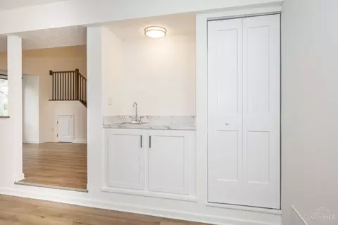 Entry Way - 7276 Galbraith Rd, Cincinnati, OH 45243 photo 3 of 6