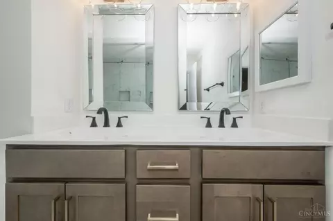 Bath - 7276 Galbraith Rd, Cincinnati, OH 45243 photo 1 of 6
