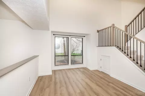 Living - 7276 Galbraith Rd, Cincinnati, OH 45243 photo 1 of 8