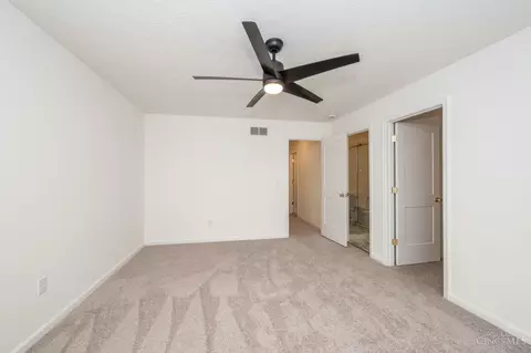 Bedroom - 7276 Galbraith Rd, Cincinnati, OH 45243 photo 1 of 8