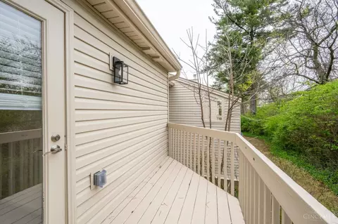Exterior - 7276 Galbraith Rd, Cincinnati, OH 45243 photo 5 of 13