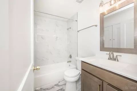 Bath - 7276 Galbraith Rd, Cincinnati, OH 45243 photo 4 of 6