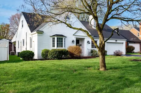Exterior - 272 Stroop Rd, Kettering, OH 45429 photo 4 of 10
