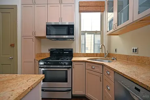 1420 Main St, Cincinnati, OH 45202 photo 10