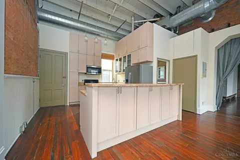 1420 Main St, Cincinnati, OH 45202 photo 14