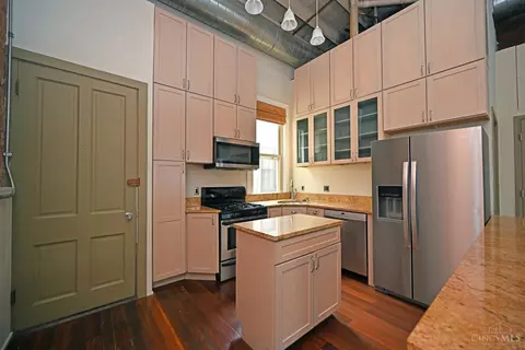 1420 Main St, Cincinnati, OH 45202 photo 7