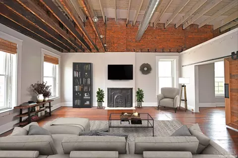1420 Main St, Cincinnati, OH 45202 photo 5