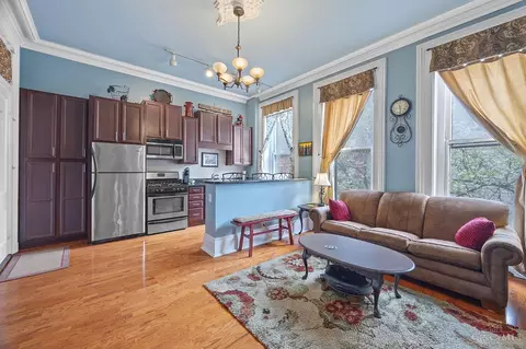 Kitchen - 815 Elm St, Cincinnati, OH 45202 photo 4 of 4
