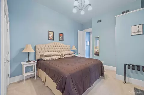 Bedroom - 815 Elm St, Cincinnati, OH 45202 photo 1 of 4