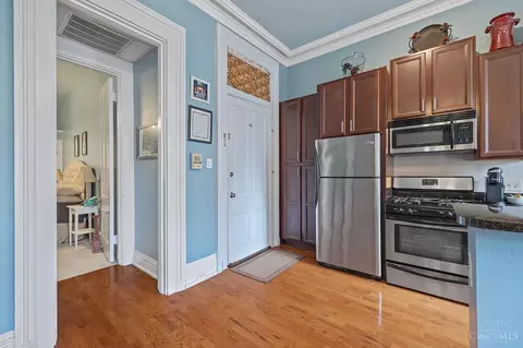 Entry Way - 815 Elm St, Cincinnati, OH 45202 photo 4 of 4