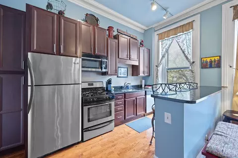 Kitchen - 815 Elm St, Cincinnati, OH 45202 photo 2 of 4