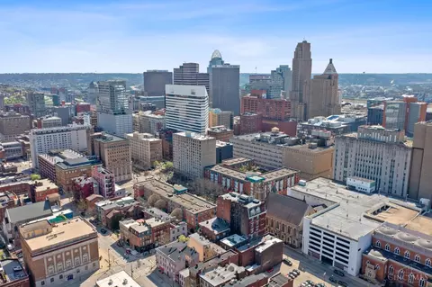 View/Area - 815 Elm St, Cincinnati, OH 45202 photo 3 of 5