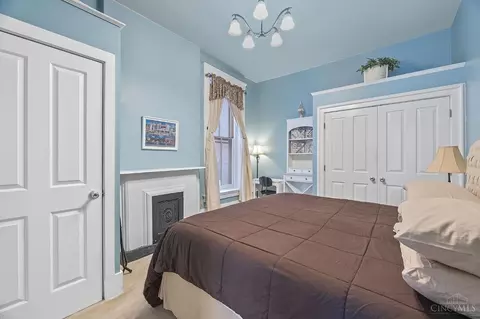 Bedroom - 815 Elm St, Cincinnati, OH 45202 photo 4 of 4