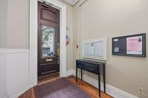Entry Way - 815 Elm St, Cincinnati, OH 45202 photo 2 of 4
