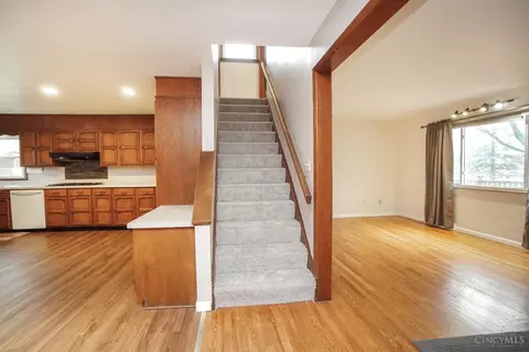 2276 Deblin Dr, Cincinnati, OH 45239 photo 21