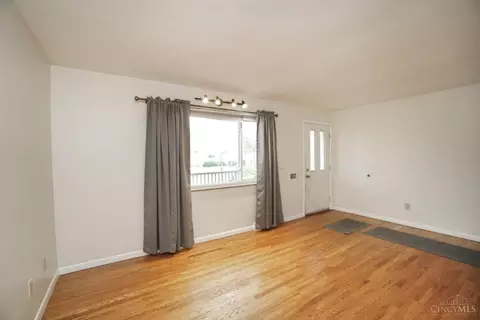 2276 Deblin Dr, Cincinnati, OH 45239 photo 8
