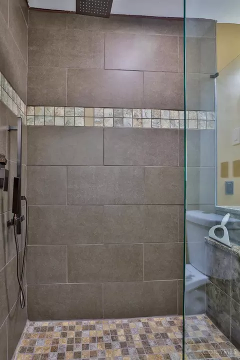 10108 Lochcrest Dr, Cincinnati, OH 45231 photo 26