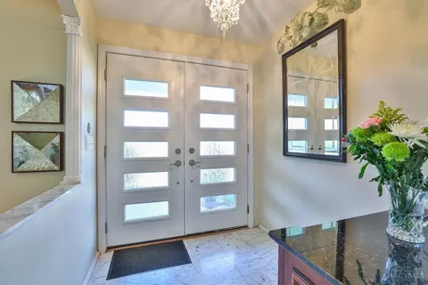 10108 Lochcrest Dr, Cincinnati, OH 45231 photo 5