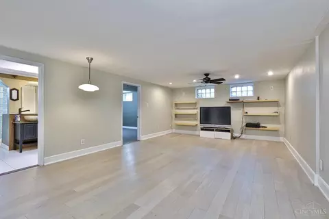 10108 Lochcrest Dr, Cincinnati, OH 45231 photo 35