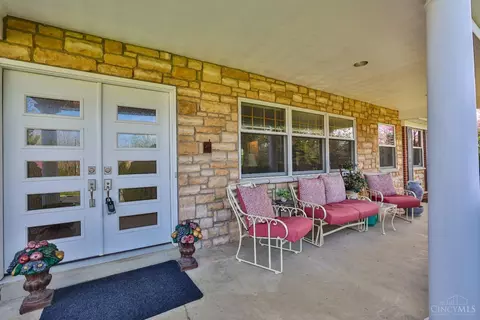 10108 Lochcrest Dr, Cincinnati, OH 45231 photo 4