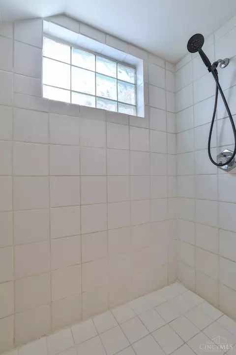 10108 Lochcrest Dr, Cincinnati, OH 45231 photo 46