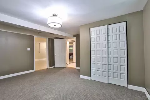 10108 Lochcrest Dr, Cincinnati, OH 45231 photo 32