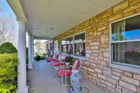 10108 Lochcrest Dr, Cincinnati, OH 45231 photo 3