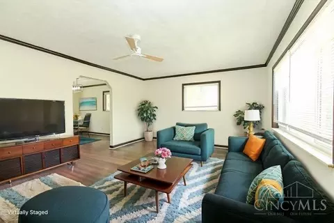 3004 Aquadale Ln, Cincinnati, OH 45211 photo 4