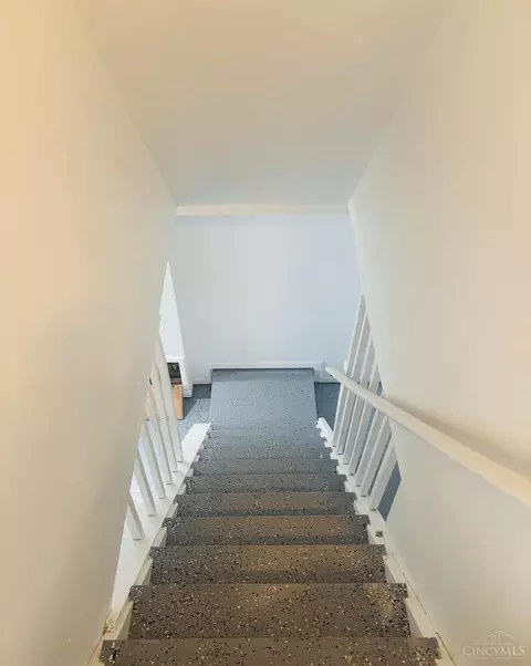 3004 Aquadale Ln, Cincinnati, OH 45211 photo 15