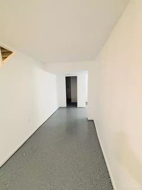 3004 Aquadale Ln, Cincinnati, OH 45211 photo 17