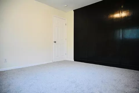 3004 Aquadale Ln, Cincinnati, OH 45211 photo 8