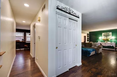 701 Whipp Rd, Centerville, OH 45459 photo 6
