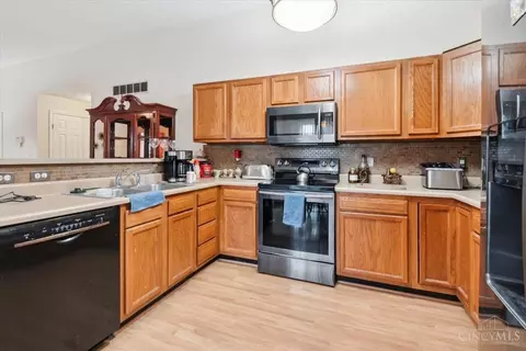 550 Eagles View Dr, Hamilton, OH 45013 photo 8