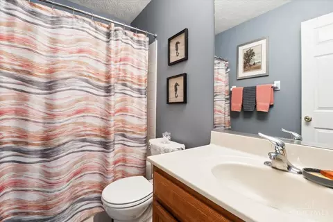 550 Eagles View Dr, Hamilton, OH 45013 photo 16