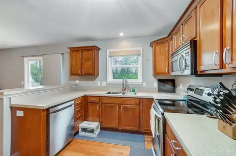 2240 Suffolk St, Cincinnati, OH 45230 photo 9