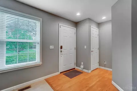 2240 Suffolk St, Cincinnati, OH 45230 photo 5