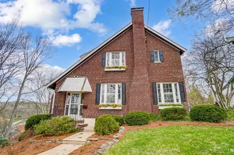 3538 Grandin Rd, Cincinnati, OH 45226