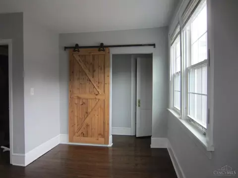 Bedroom - 3542 Vine St, Cincinnati, OH 45220 photo 4 of 4