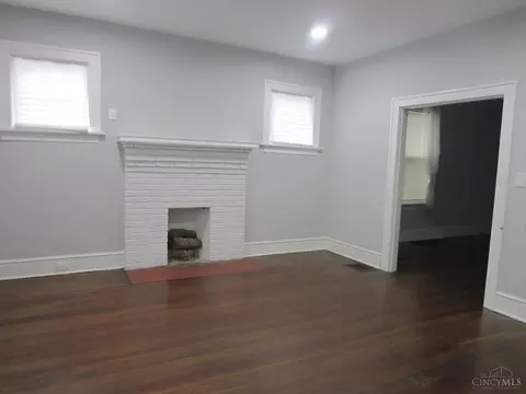 Living - 3542 Vine St, Cincinnati, OH 45220 photo 1 of 4