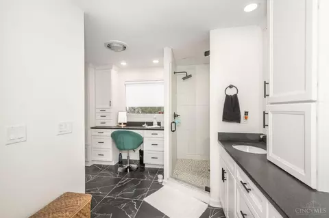 Bath - 7351 Riverby Dr, Cincinnati, OH 45255 photo 4 of 6