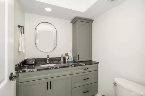 Bath - 7351 Riverby Dr, Cincinnati, OH 45255 photo 6 of 6