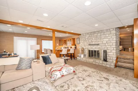 Living - 7351 Riverby Dr, Cincinnati, OH 45255 photo 5 of 6
